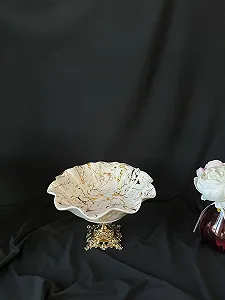 Дуже гарна порцелянова цукерниця з золотим розписом 25х25 см synthetic.ua - Фото 1