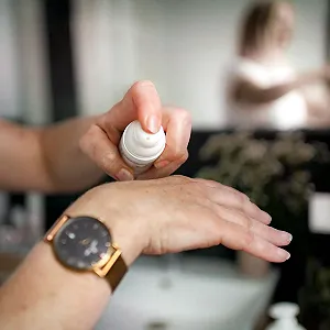 Мазь для защиты рук Skin Friend Мазь для защиты рук для поврежденных рук synthetic.ua - Фото 1