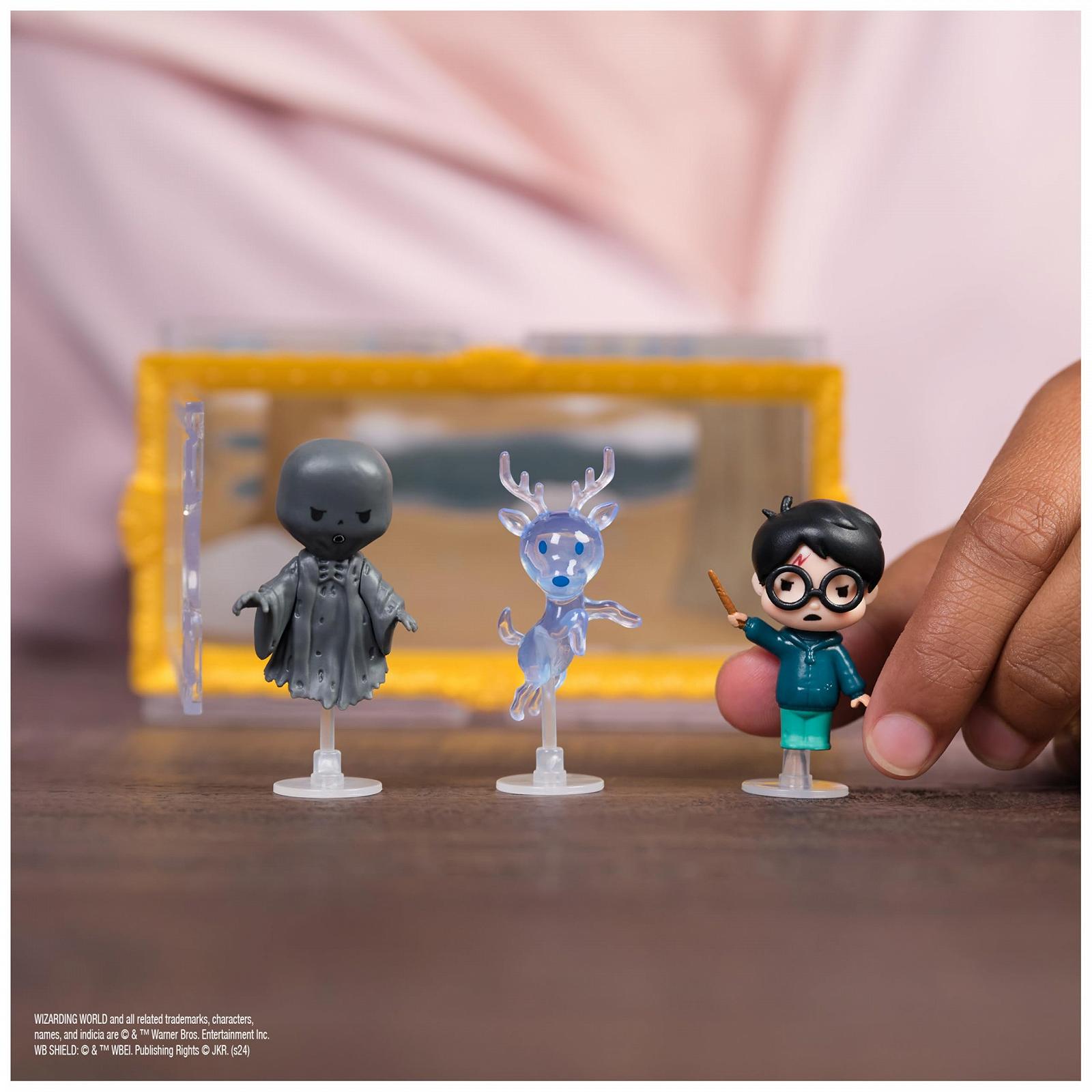 Фігурки Collectible Multipack Wizarding World Harry Potter Micro Magical Moments Patronus з Гаррі Поттером, Патронусом-оленем, Дементором та вітриною, фото №6