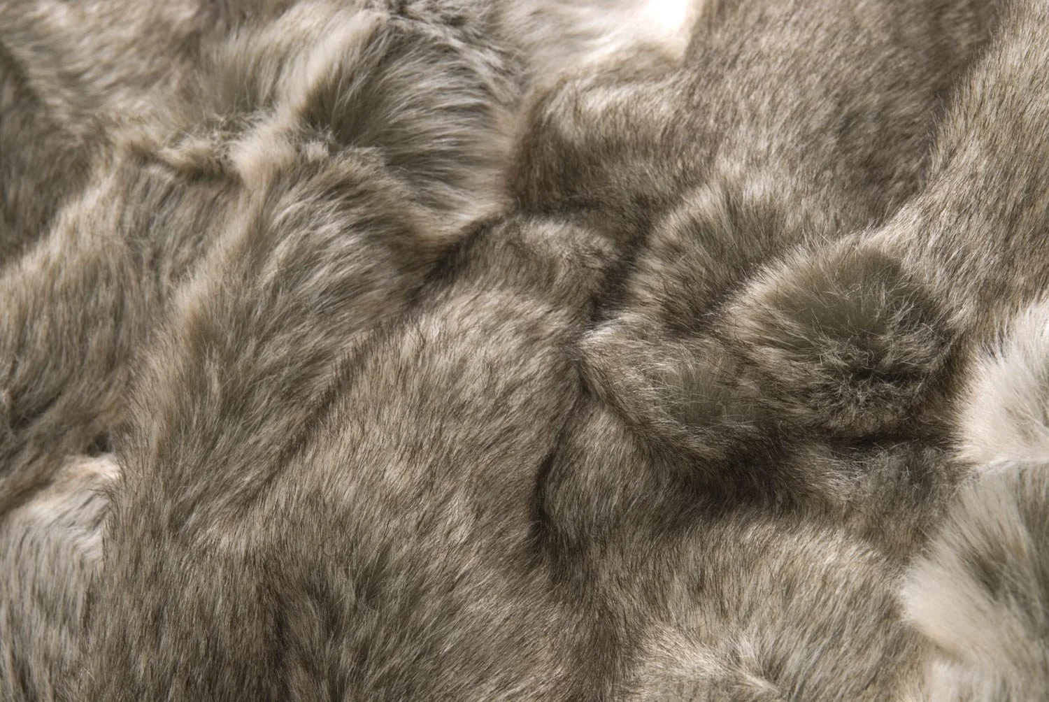 Одеяло Wohnen & Accessoires GmbH & Co. KG из искусственного меха Bear Grey and Beige Melange, 220 x 240 см, фото №4