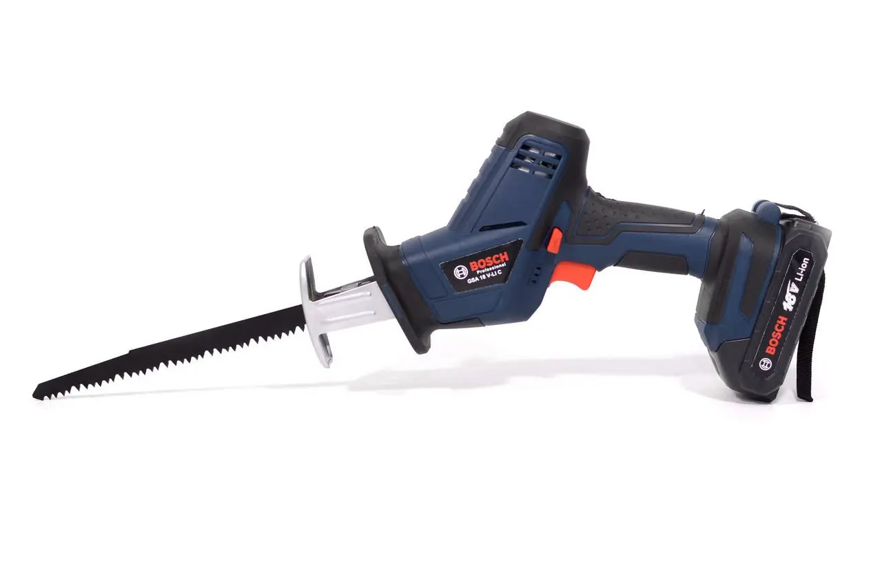 Аккумуляторная сабельная пила Bosch GSA 18 V-LI Электроножовка Бош для сада на аккумуляторе, фото №4 Аккумуляторная сабельная пила Bosch GSA 18 V-LI Электроножовка Бош для сада на аккумуляторе, фото №4