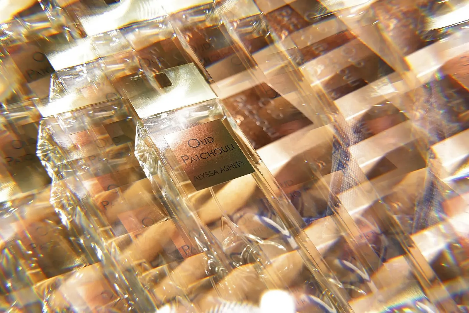 Парфюмированная вода Alyssa Ashley Oud Patchouli 100мл, фото №6 Парфюмированная вода Alyssa Ashley Oud Patchouli 100мл, фото №6
