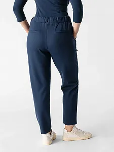 Женские брюки Les Lunes Amyy Midnight Blue - M цена на synthetic.ua - Фото 1 Женские брюки Les Lunes Amyy Midnight Blue - M synthetic.ua - Фото 1