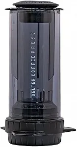 Портативна кавоварка Delter Coffee Press Smoked Grey Edition / 400 мл / З мірною шкалою / Сірий ціна на synthetic.ua - Фото 1 Портативна кавоварка Delter Coffee Press Smoked Grey Edition / 400 мл / З мірною шкалою / Сірий synthetic.ua - Фото 1