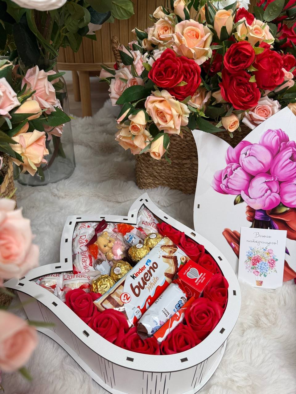 Подарочный бокс сладостей с мыльными розами в коробочке, фото №3 Подарочный бокс сладостей с мыльными розами в коробочке, фото №3