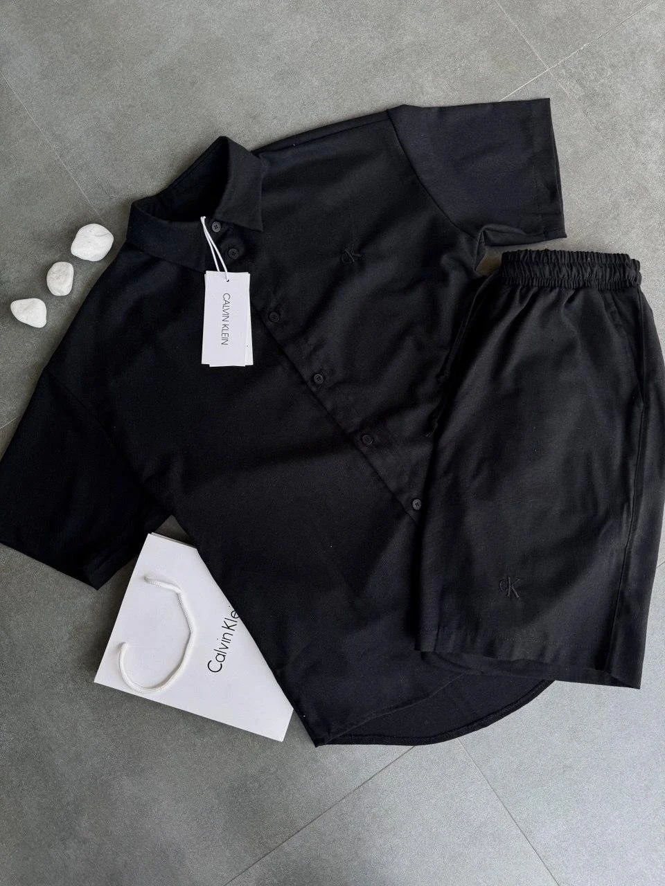 Чоловічий костюм з шортами Calvin Klein, лляний, чорний, фото №3 Чоловічий костюм з шортами Calvin Klein, лляний, чорний, фото №3