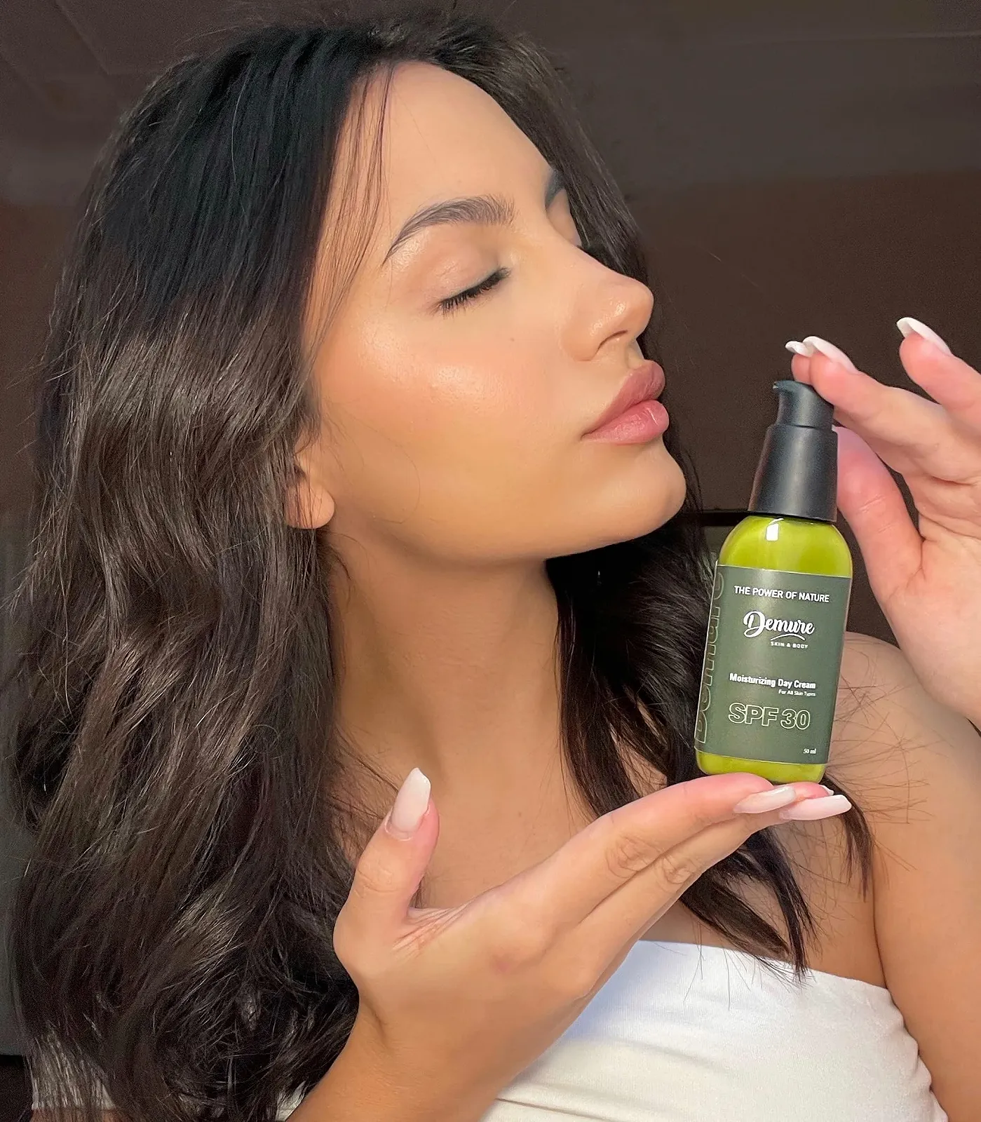Денний крем для обличчя Demure Moisturising SPF 30 з гіалуроновою кислотою, пантенолом, вітаміном E та обліпихою, 50 мл, фото №4 Денний крем для обличчя Demure Moisturising SPF 30 з гіалуроновою кислотою, пантенолом, вітаміном E та обліпихою, 50 мл, фото №4