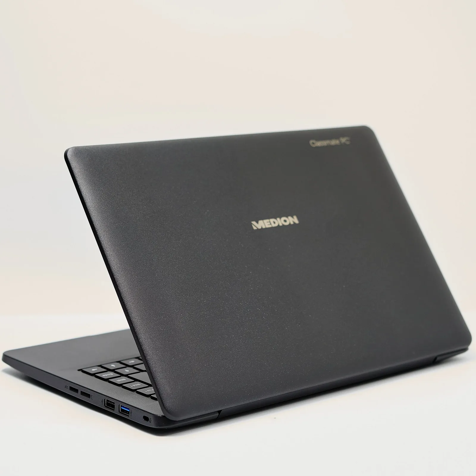 Ноутбук 14" Medion (Lenovo Group) E14409 | Intel Core i3-1005G1 | RAM DDR4 4 ГБ | SSD 128 ГБ | Intel Graphics | LTE | HDMI + VGA | LAN (RJ-45) | Win10 (5102), фото №2 Ноутбук 14" Medion (Lenovo Group) E14409 | Intel Core i3-1005G1 | RAM DDR4 4 ГБ | SSD 128 ГБ | Intel Graphics | LTE | HDMI + VGA | LAN (RJ-45) | Win10 (5102), фото №2