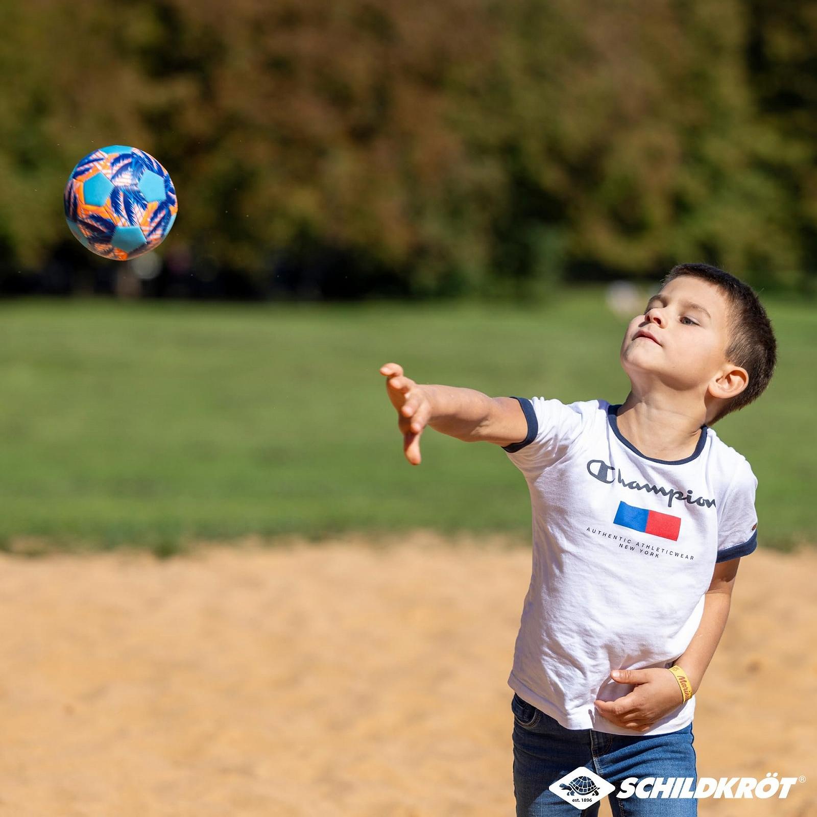 М'яч Schildkröt® Neoprene Mini Beach Soccer, маленький футбольний м'яч, ідеально підходить для маленьких дитячих рук і ніг, нековзна текстильна поверхня, стійкий до солоної води, розмір 2, діаметр 15 см, 970344, фото №4