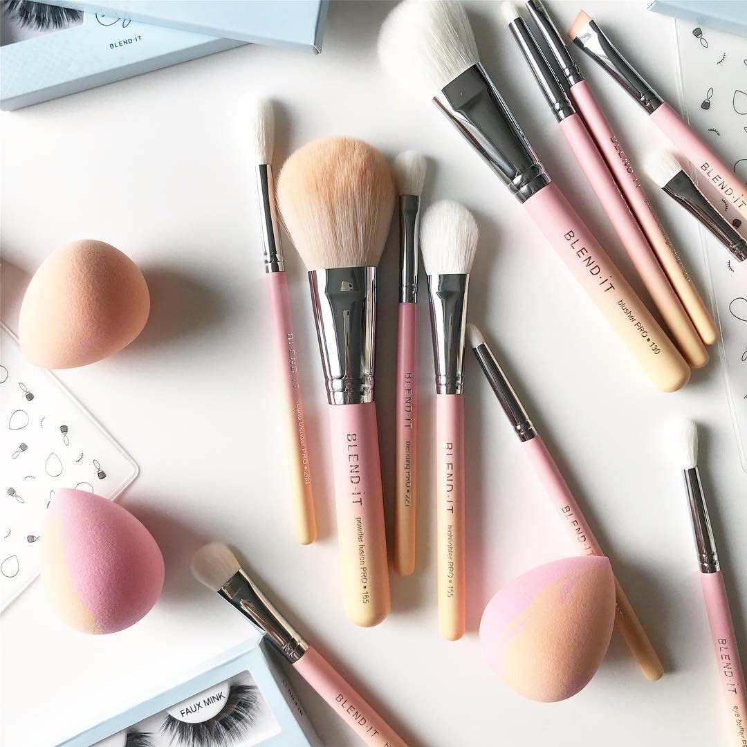 Кисть BLEND IT Small Shader PRO 280 Синтетические и Козьи Волосы Деревянная Ручка Латунь Розовый Закат, фото №7 Кисть BLEND IT Small Shader PRO 280 Синтетические и Козьи Волосы Деревянная Ручка Латунь Розовый Закат, фото №7