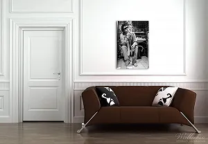 Скляна картина Wallario Kloparty Sexy Man on Toilet with Cigarette SW 60 x 90 см synthetic.ua - Фото 1