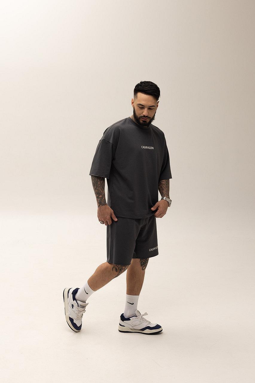 Костюм мужской летний графит Calvin Klein Стильный оверсайз на лето Базовый комплект для мужчины, фото №3