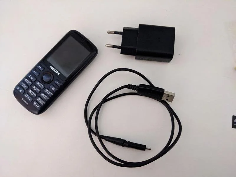 Кнопковий телефон philips xenium x1510, фото №6