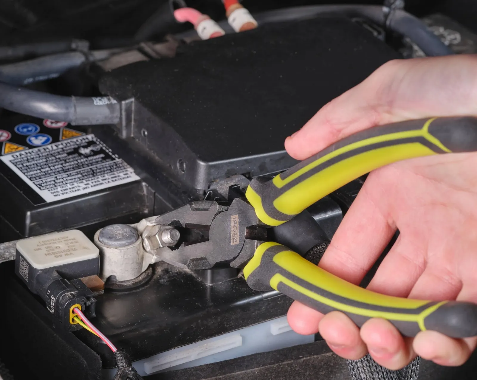 Плоскогубцы комбинированные RYOBI RHCP180 180 мм, фото №5 Плоскогубцы комбинированные RYOBI RHCP180 180 мм, фото №5