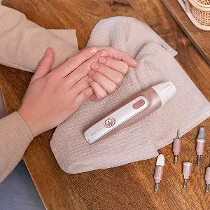 Електричний набір для манікюру та педикюру Cecotec Bamba PinkyCare 700 Perfect Nails, сім змінних насадок, п'ять рівнів швидкості та два напрямки обертання, ергономічний дизайн ціна на synthetic.ua - Фото 1 Електричний набір для манікюру та педикюру Cecotec Bamba PinkyCare 700 Perfect Nails, сім змінних насадок, п'ять рівнів швидкості та два напрямки обертання, ергономічний дизайн synthetic.ua - Фото 1