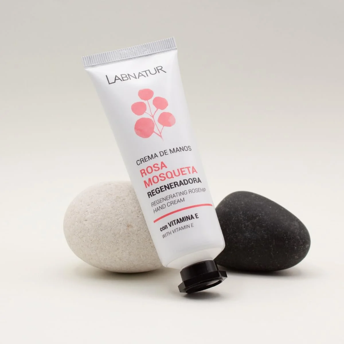 Крем для рук Rosehip 50 мл Обогащен витамином Е Регенерирует, восстанавливает и питает сухую и потрескавшуюся кожу Веганский, фото №5 Крем для рук Rosehip 50 мл Обогащен витамином Е Регенерирует, восстанавливает и питает сухую и потрескавшуюся кожу Веганский, фото №5