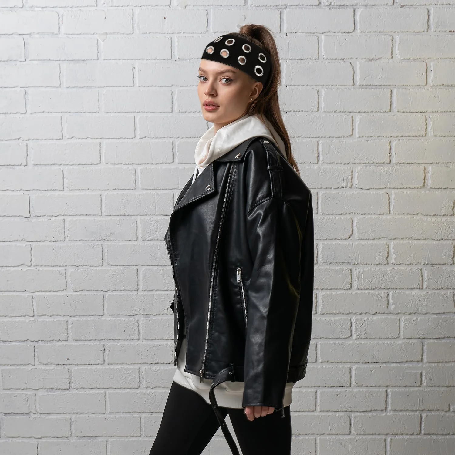 Пов'язка на голову Вязана з отворами Чорний, фото №3 Пов'язка на голову Вязана з отворами Чорний, фото №3