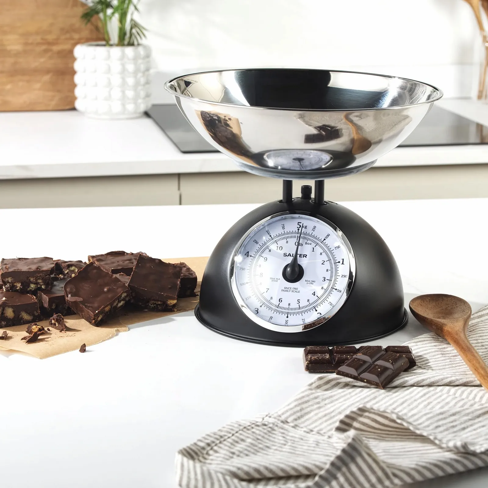 Кухонні ваги Salter Timeless Механічні 5кг з чашею 2л Чорний, фото №6