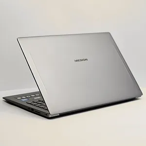 Ноутбук 15.6'' Medion (Lenovo Group) Akoya S6445 | Intel Core i7-8565U | IPS (1920x1080) FullHD | RAM DDR4 8 ГБ | SSD 256 ГБ | Intel UHD Graphics 620 | Металевий корпус | Win11 (5007) synthetic.ua - Фото 1