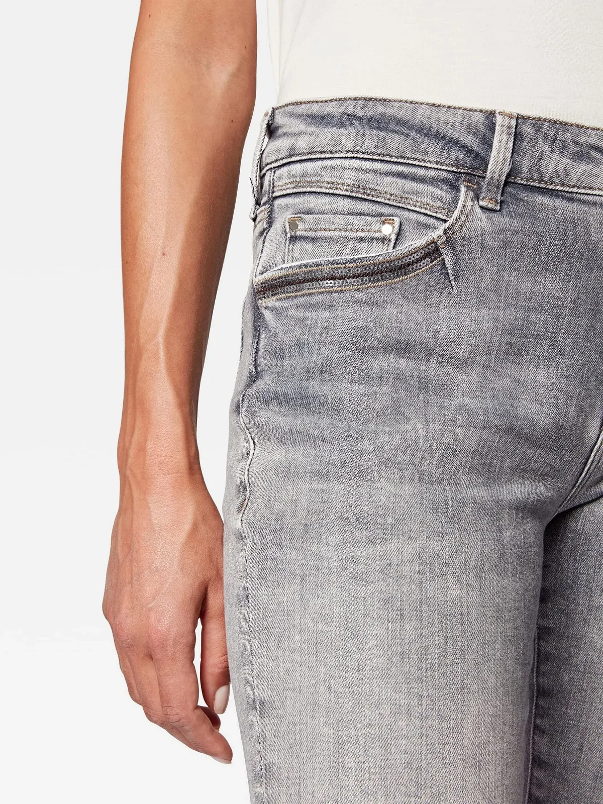 Женские джинсовые штаны Mavi Nicole Super Skinny Grey Memory - 31, фото №4 Женские джинсовые штаны Mavi Nicole Super Skinny Grey Memory - 31, фото №4