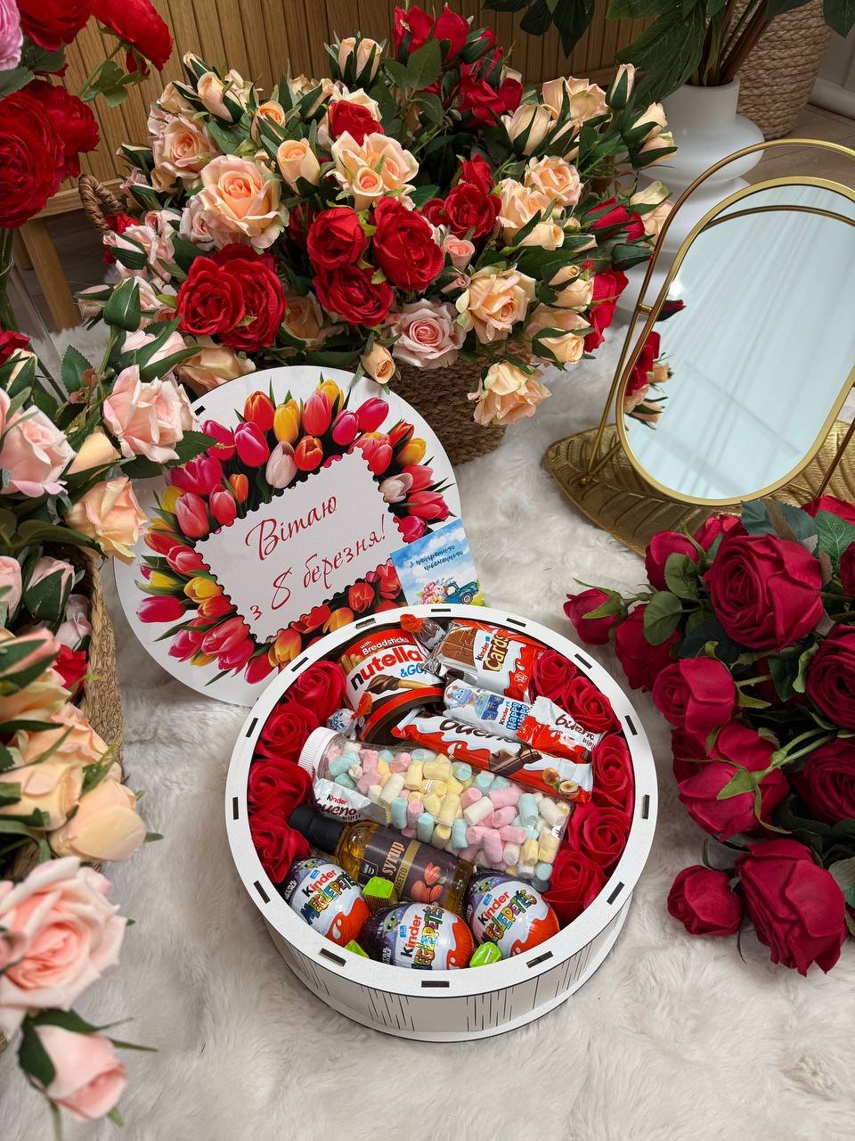 Бокс сладостей для девушки в деревянной коробочке к 8 марта, фото №7 Бокс сладостей для девушки в деревянной коробочке к 8 марта, фото №7