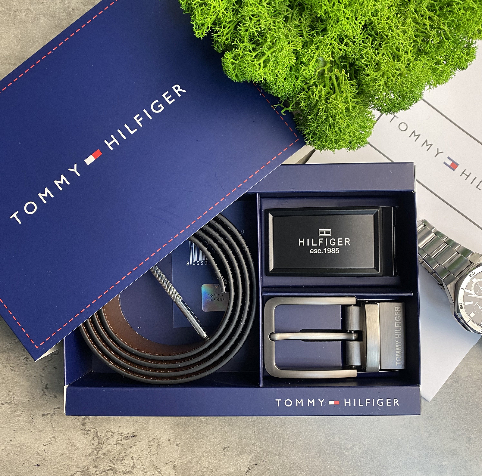 Ремень мужской кожаный брендовый с двумя пряжками в подарочной упаковке Tommy Hilfiger, фото №1 Ремень мужской кожаный брендовый с двумя пряжками в подарочной упаковке Tommy Hilfiger, фото №1
