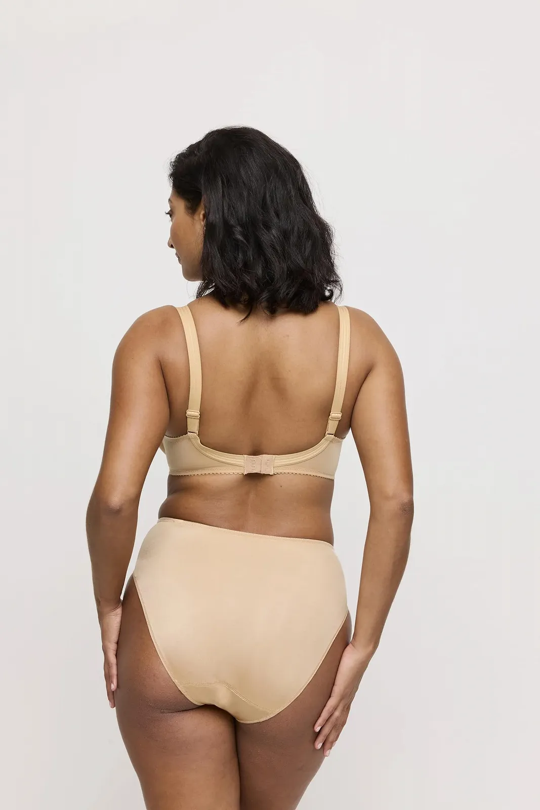 Бюстгальтер Primadonna Satin з повною чашкою безшовний, фото №4 Бюстгальтер Primadonna Satin з повною чашкою безшовний, фото №4
