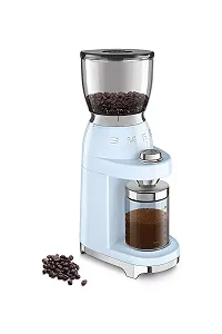 Кофемолка SMEG CGF01PBEU Коническая из нержавеющей стали, 30 настроек помола, контейнер для кофейных зерен 350 г, литой алюминиевый корпус премиум-класса, 150 Вт, синяя synthetic.ua - Фото 1