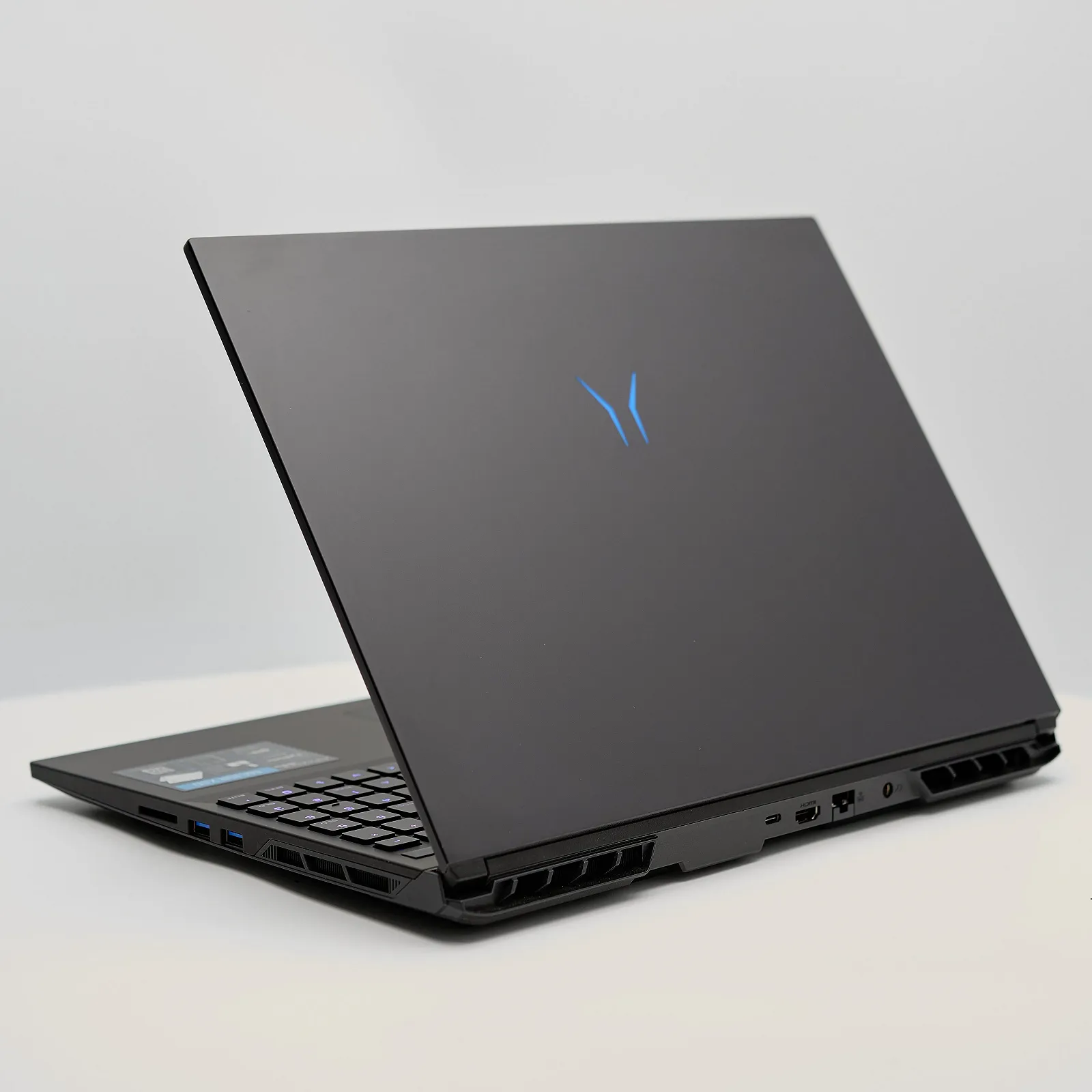 Ігровий ноутбук 17" Medion (Lenovo Group) Erazer Major X20 | Intel Core i9-14900HX | IPS (2560x1600) QHD+ | 16:10 | 240 Гц | RAM DDR5 32 ГБ | SSD NVME 1 ТБ | Nvidia GeForce RTX 4070, 8 ГБ | Механічна RGB клавіатура Win11 (4947), фото №5