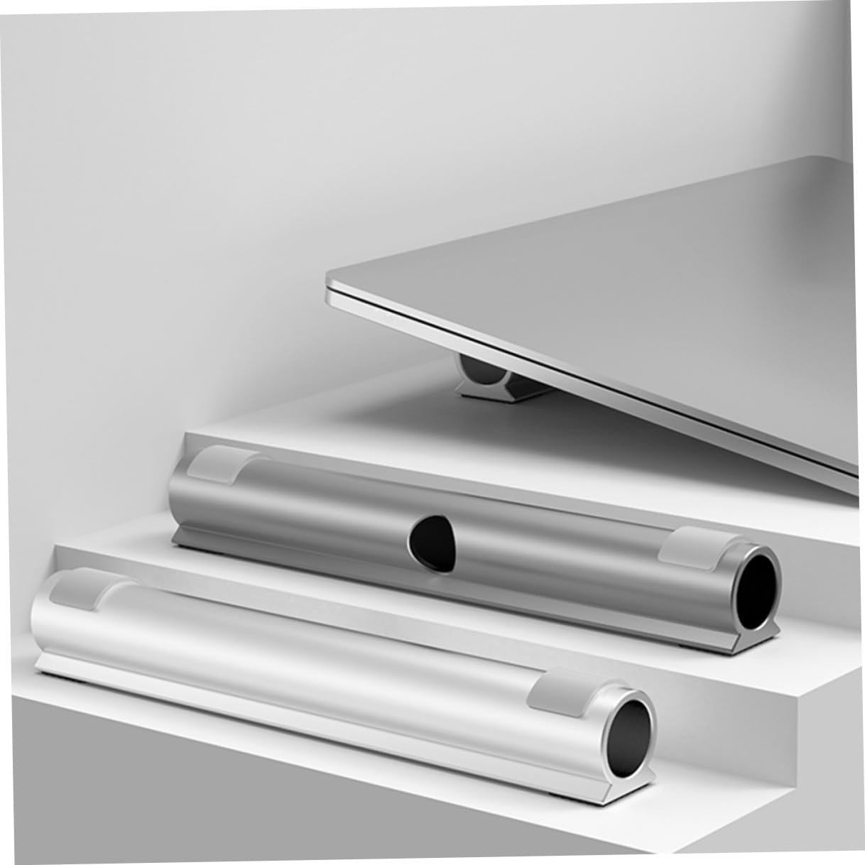 Подставка для ноутбука Алюминиевая с держателем для кабеля, противоскользящей подкладкой, фото №2 Подставка для ноутбука Алюминиевая с держателем для кабеля, противоскользящей подкладкой, фото №2