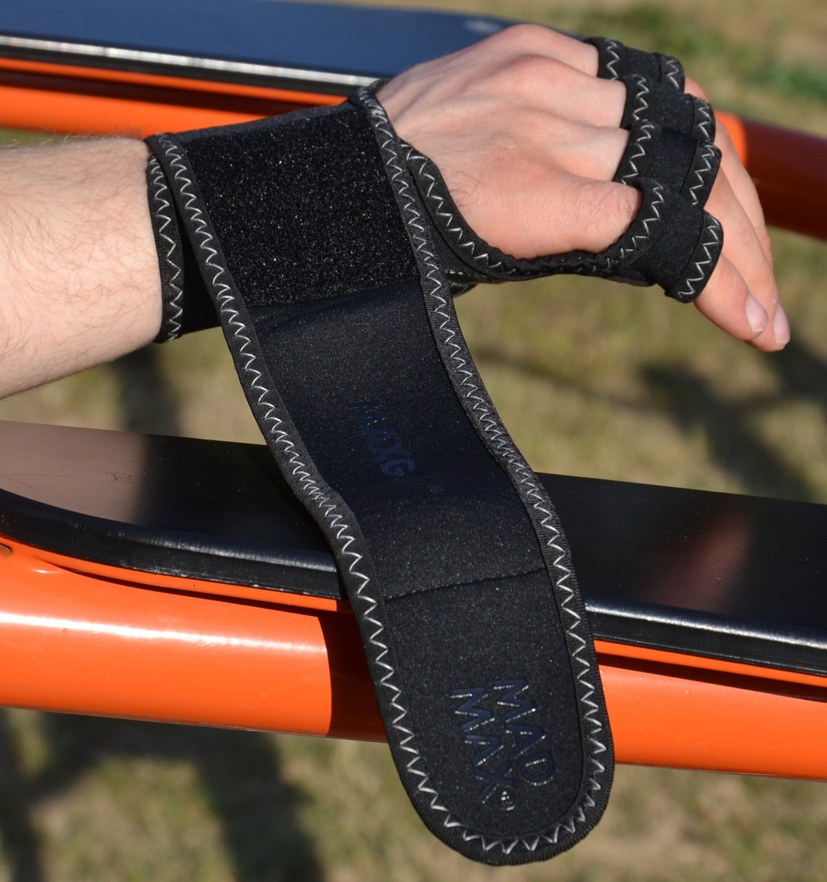 Рукавички для фітнесу MadMax MFG-303 MAXGRIP neoprene wraps Black/Grey L/XL, фото №8