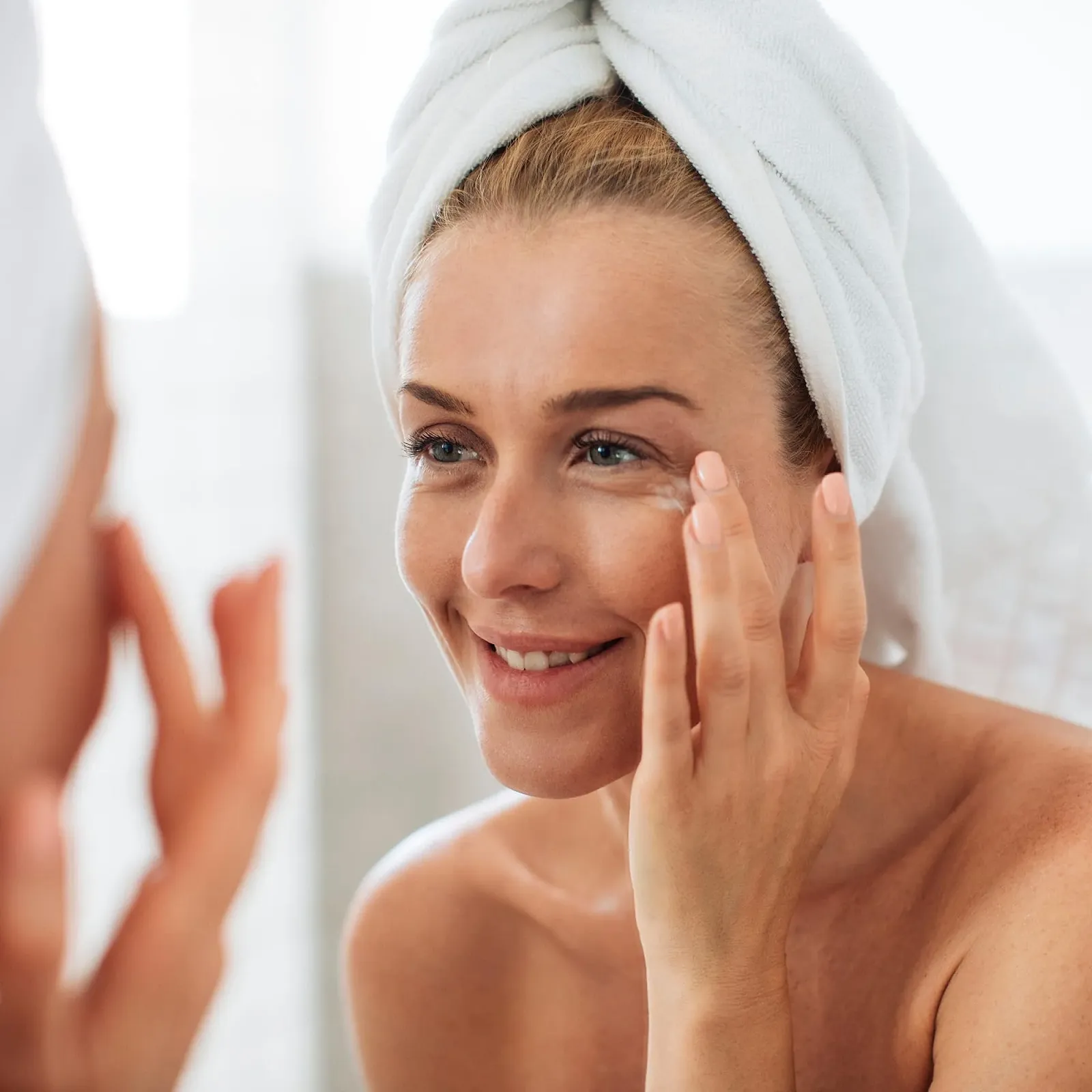 Денний крем для обличчя MICROBIONIC Skin Complex Silky Care з керамідами, ніацинамідом та гіалуроновою кислотою веганський, фото №6