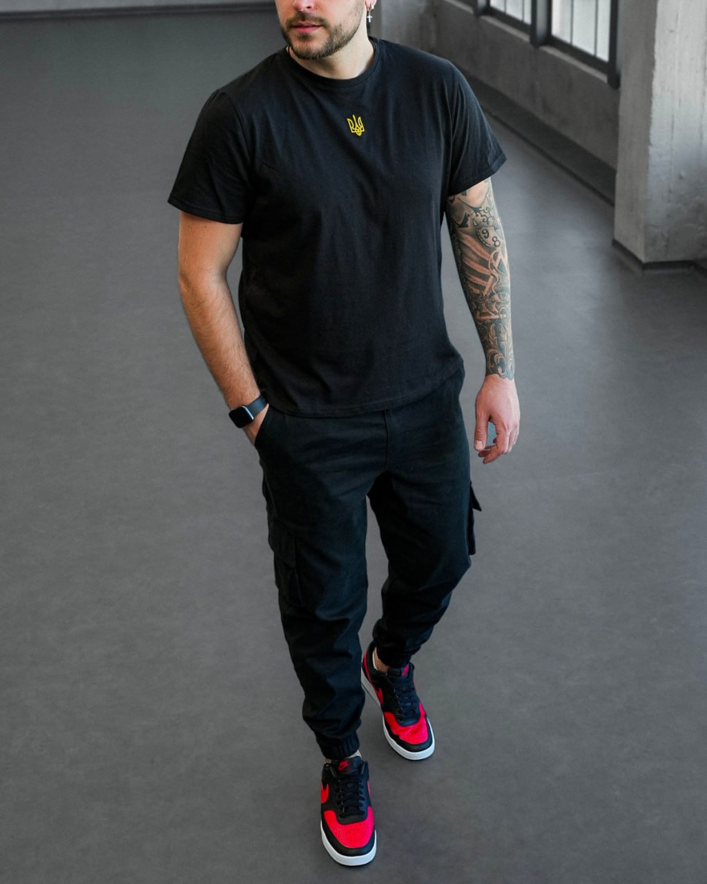 Мужская хлопковая футболка с вышивкой Тризуб Украина BD0036 размер S цвет черный, фото №1