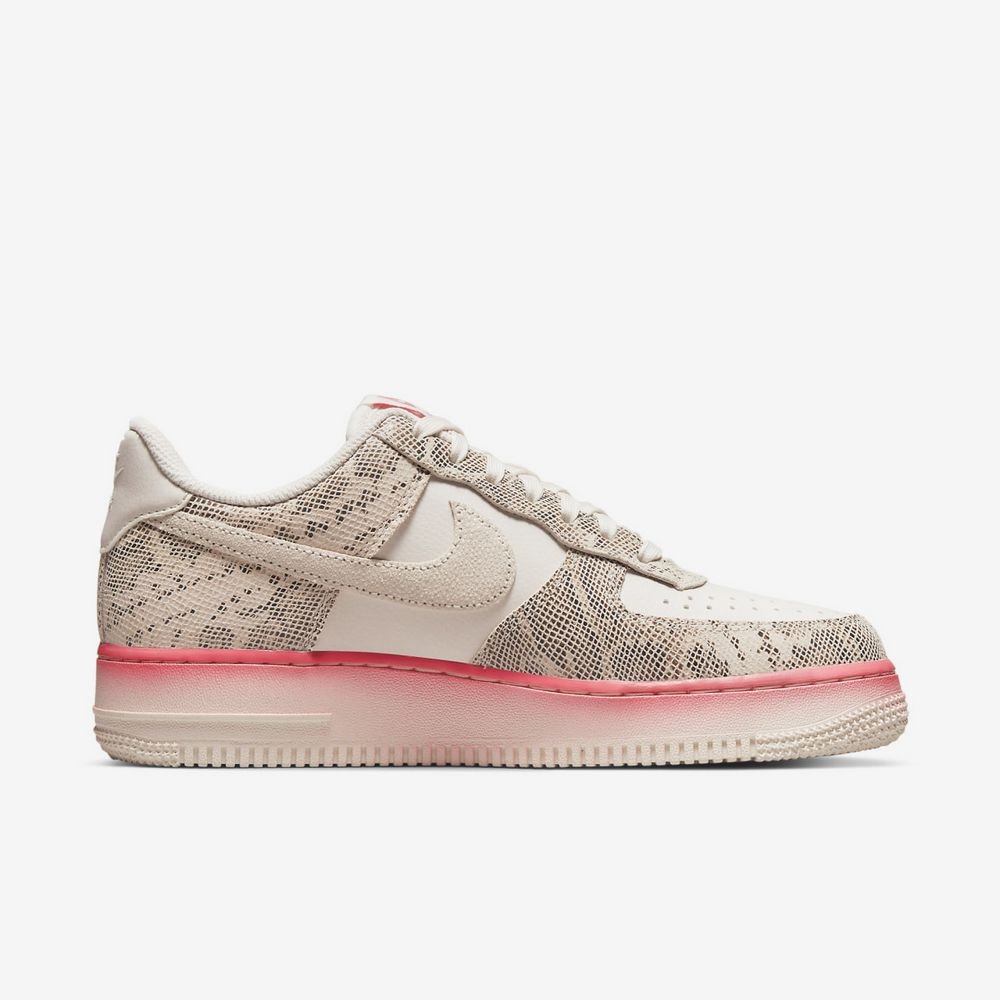 Кросівки Nike WMNS AIR FORCE 1 07 LX 40, фото №3