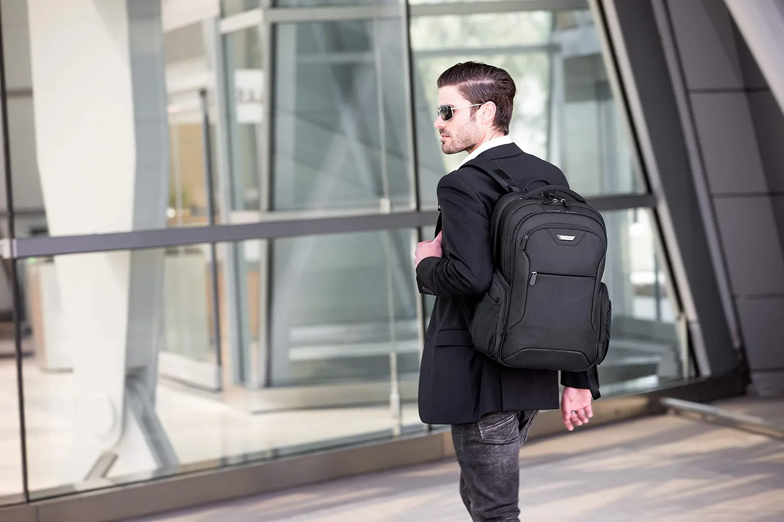 Рюкзак для ноутбука Targus Corporate Traveller CUCT02BEU 15.6" Black, фото №2 Рюкзак для ноутбука Targus Corporate Traveller CUCT02BEU 15.6" Black, фото №2