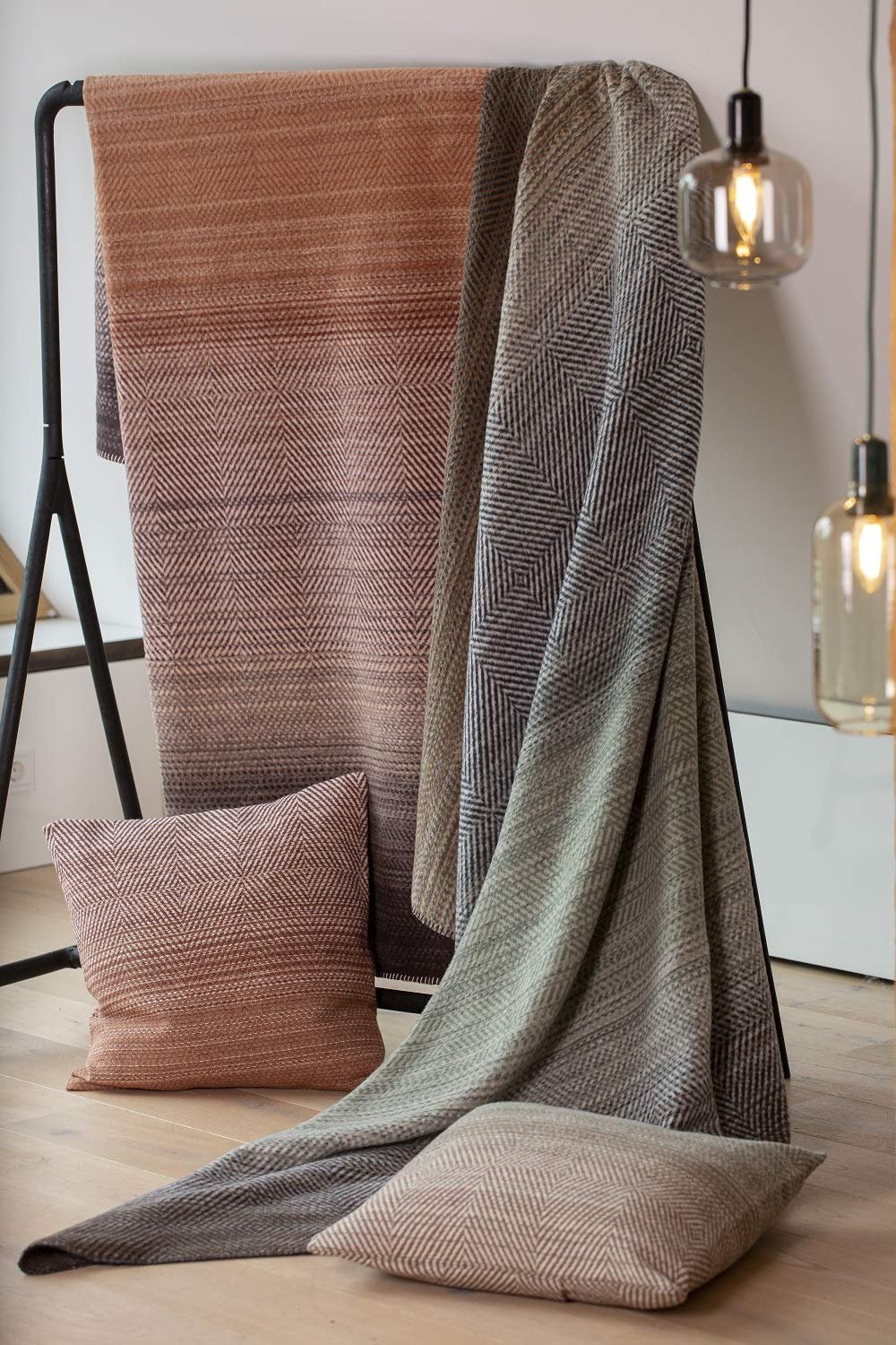 Покривало David Fussenegger Savona Короткий ворс 150 x 200 см Колірний градієнт Середній коричневий, фото №3