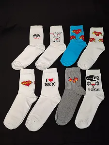 Бокс шкарпеток приколів із принтами «Любов» 8 шт - Фото 1