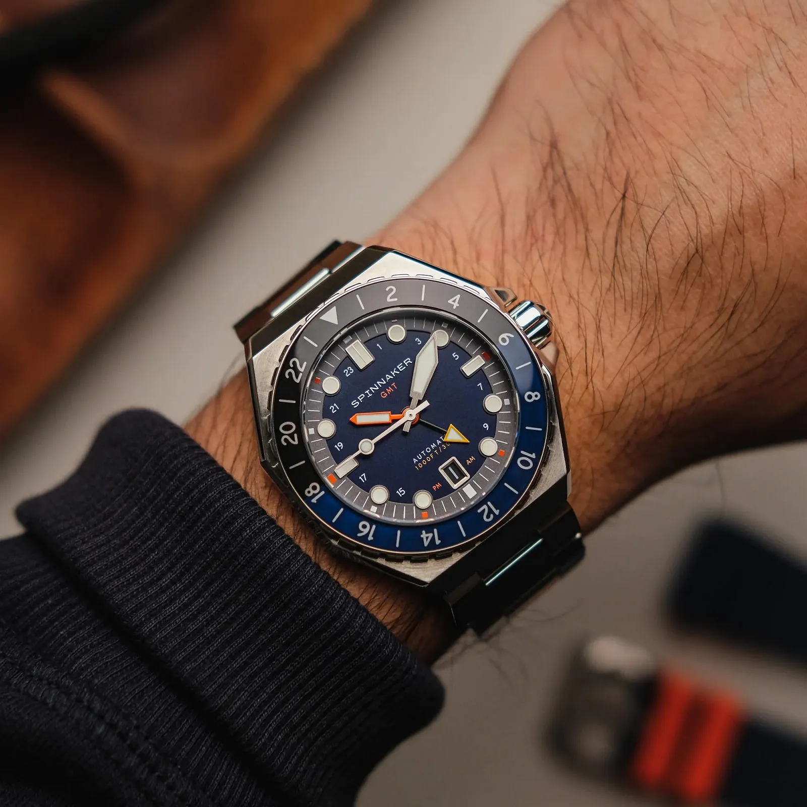 Мужские автоматические часы Spinnaker Dumas GMT 43 мм, сплошной ремешок из нержавеющей стали SP-5119, фото №2 Мужские автоматические часы Spinnaker Dumas GMT 43 мм, сплошной ремешок из нержавеющей стали SP-5119, фото №2