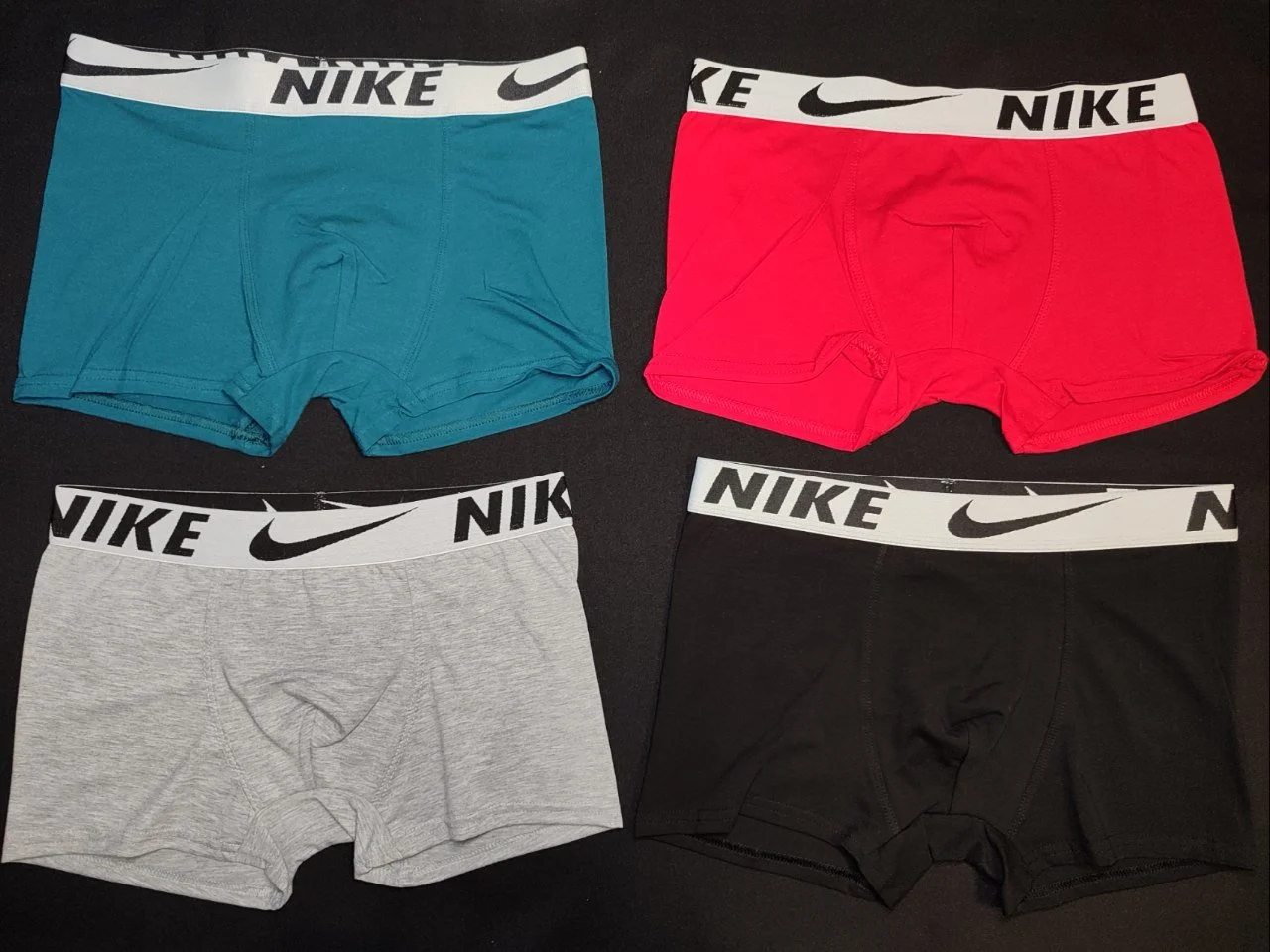 Чоловічі боксерки Nike Чоловічий набір трусів 4 шт, фото №1 Чоловічі боксерки Nike Чоловічий набір трусів 4 шт, фото №1
