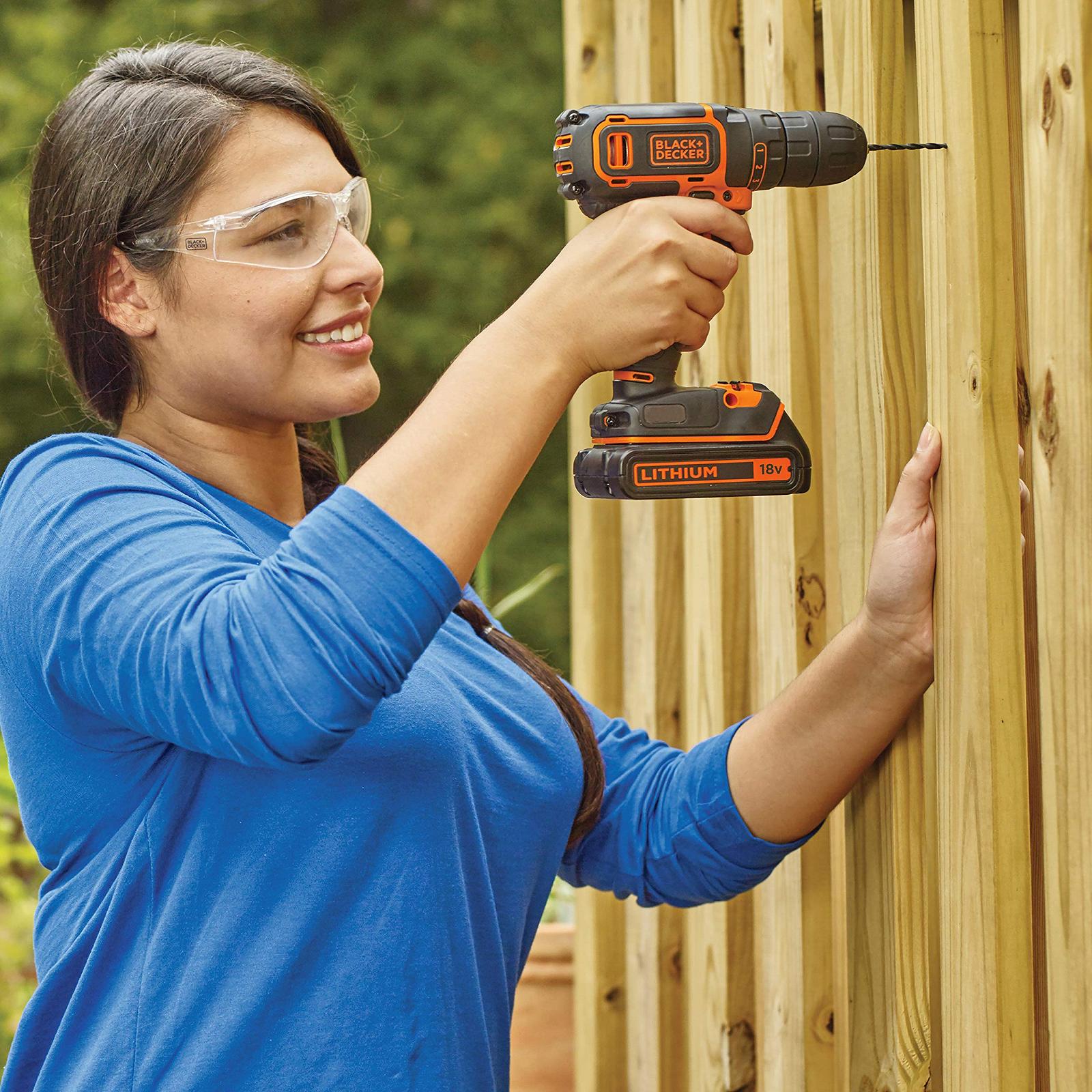 Дрель-шуруповерт Black+Decker BDCDC18BAST-QW беспроводной 18 В 1.5 А·ч, планетарная передача, светодиодная подсветка, мягкая ручка, 2 x батареи, зарядное устройство, набор аксессуаров 160 штук в органайзере, фото №2
