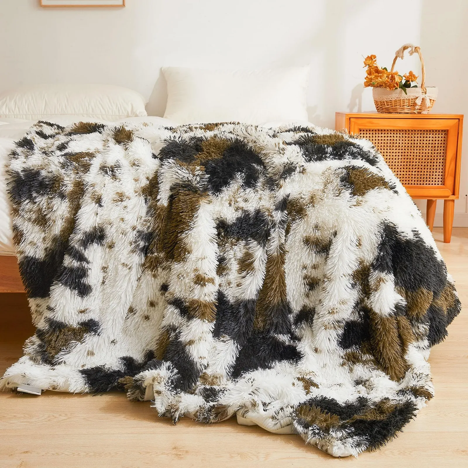 Покривало XeGe З штучного хутра з коров'ячим візерунком, фото №1