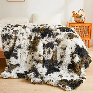 Покривало XeGe З штучного хутра з коров'ячим візерунком - Фото 1