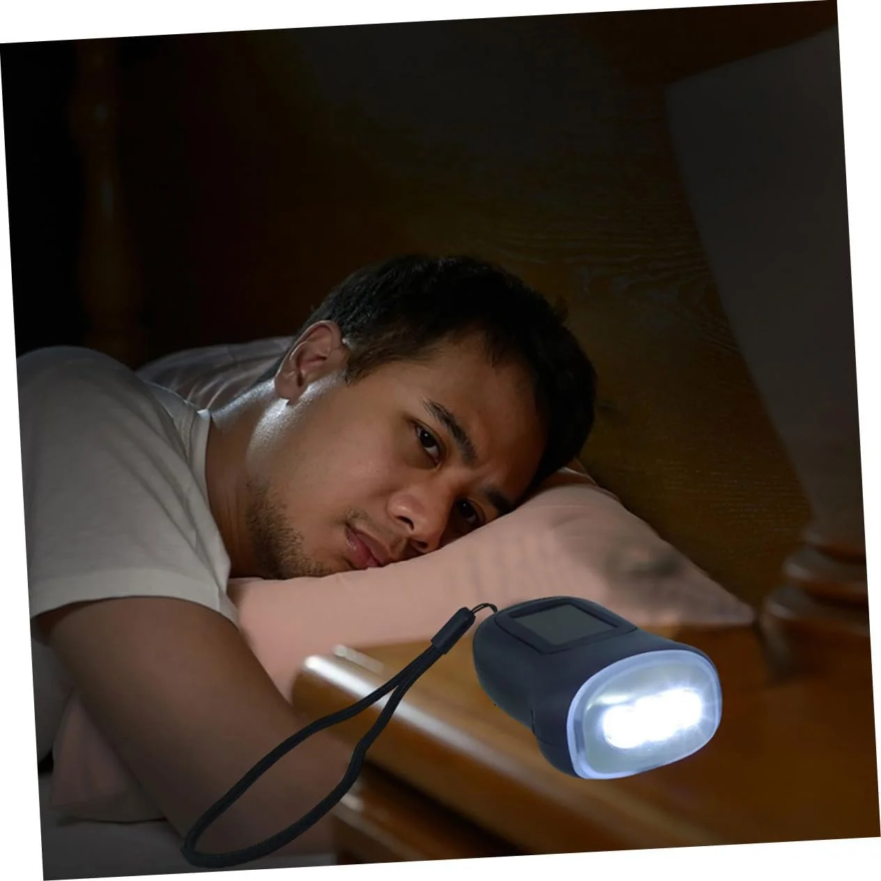 Ручной фонарь на солнечной энергии и с ручной зарядкой, 2 шт., фото №5 Ручной фонарь на солнечной энергии и с ручной зарядкой, 2 шт., фото №5