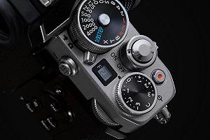 Фотоаппарат Nikon Z fc Kit Z DX 16-50 mm 1:3.5-6.3 VR Silver Edition (20.9 Мп, OLED видоискатель с 2.36 миллионами пикселей, 11 кадров в секунду, гибридный AF с помощником фокусировки, ISO 100-51.200, 4K UHD видео) synthetic.ua - Фото 1