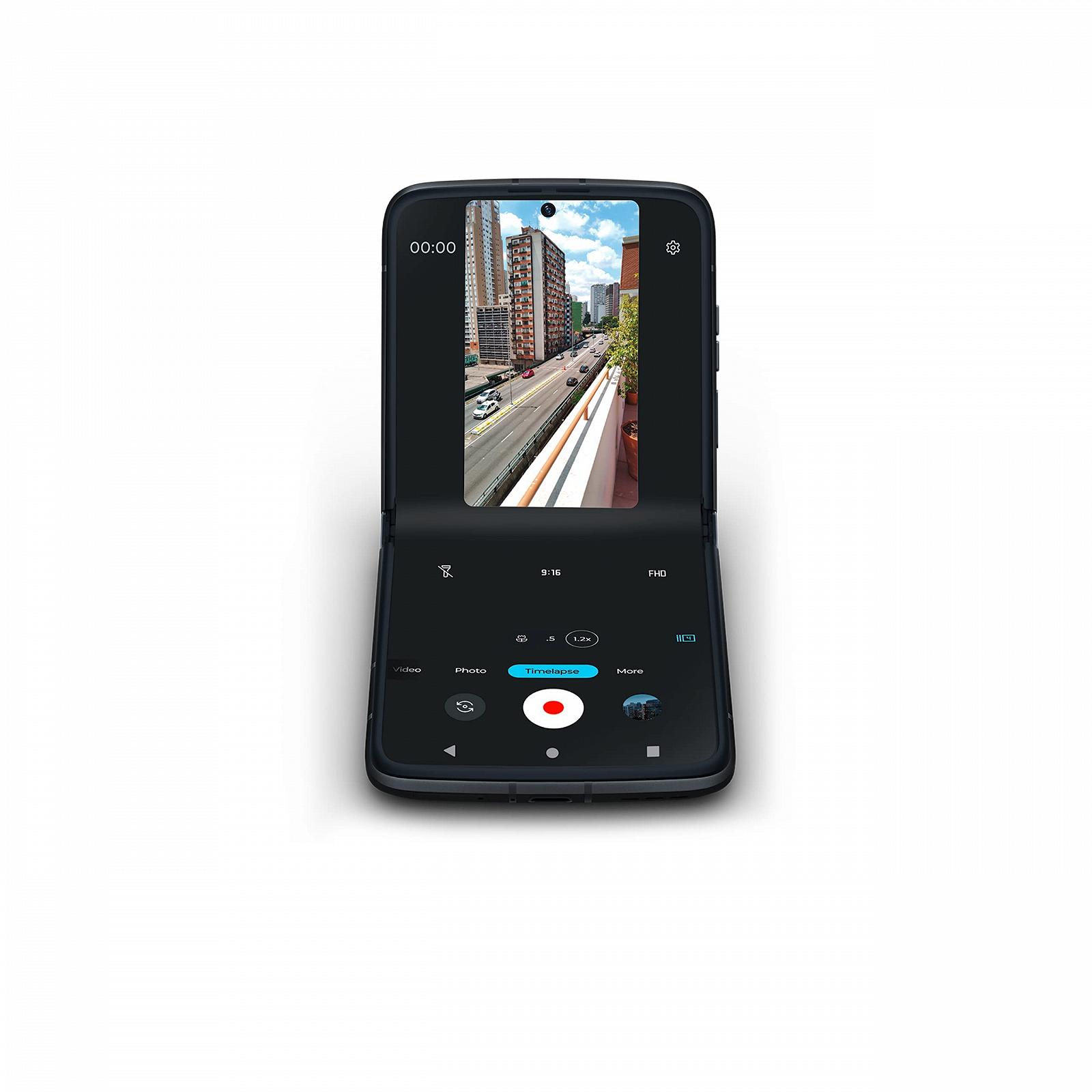 Смартфон Motorola razr 2022 Flip 6.7"/2.69" FHD+ 50 Мп 8/256GB 3500 мАч Android 12 с защитным чехлом Satin Black, фото №6 Смартфон Motorola razr 2022 Flip 6.7"/2.69" FHD+ 50 Мп 8/256GB 3500 мАч Android 12 с защитным чехлом Satin Black, фото №6