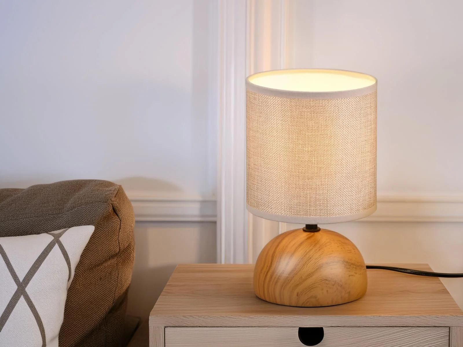 Настільна лампа маленька 23 см з керамічною основою під дерево тканинний абажур бежева, фото №2