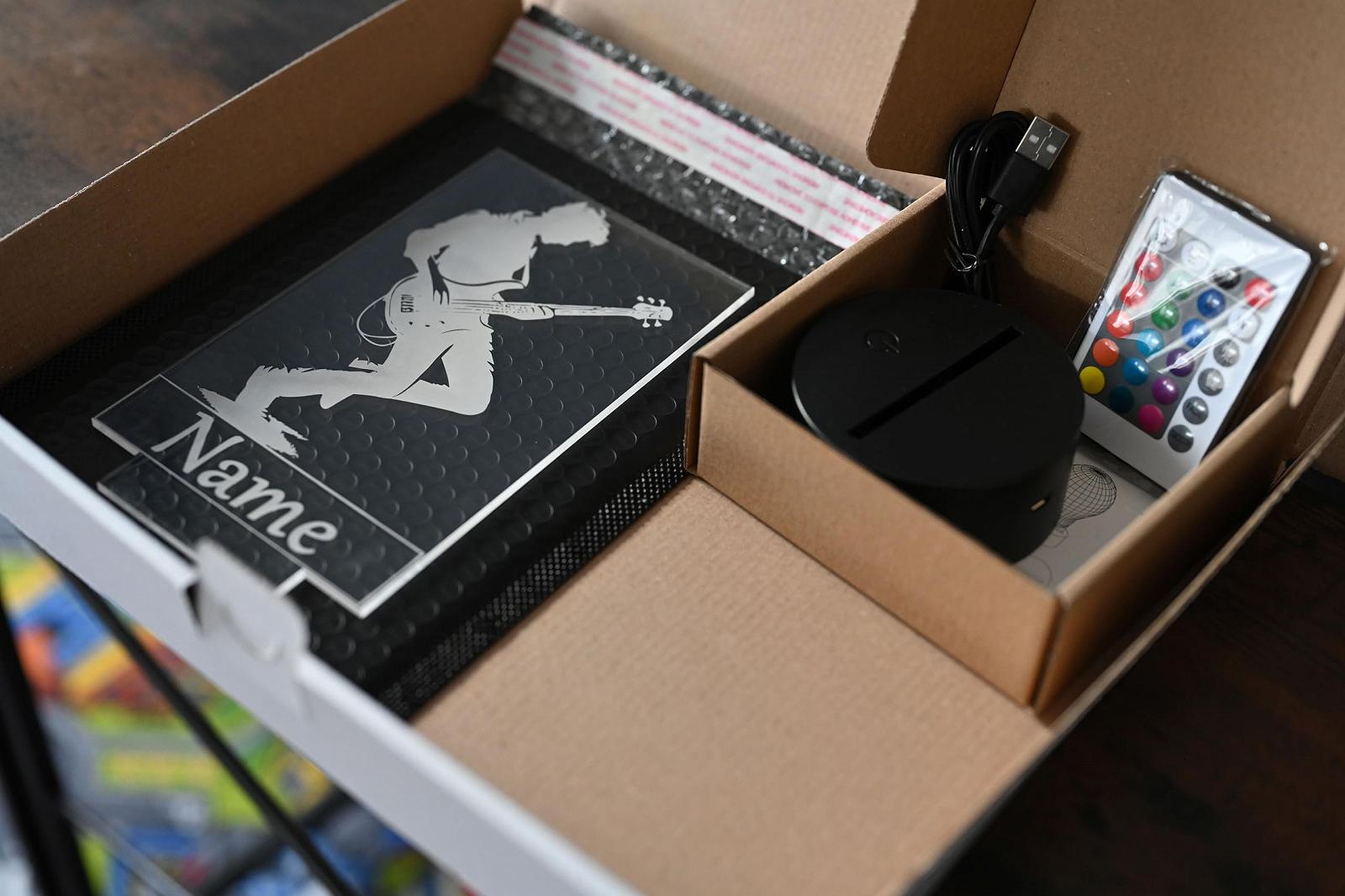 Настольная светодиодная лампа Бас-гитара Персонализированная Диммируемая Пульт Акрил Черная, фото №8