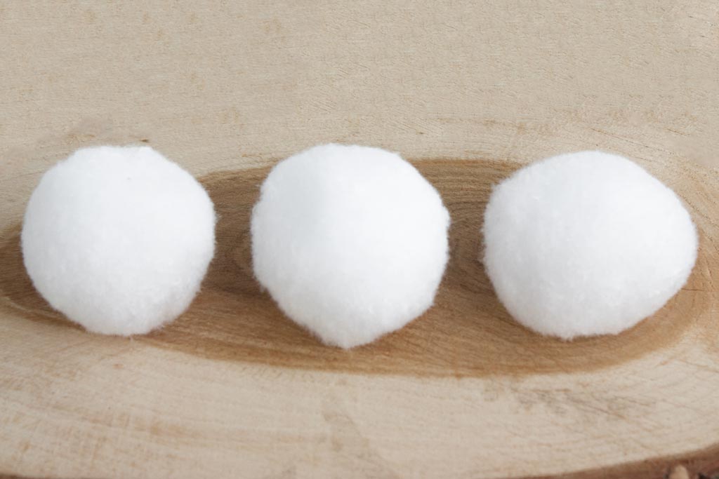 Помпоны для рукоделия Лентомания 40мм белые 10шт POM40WHT, фото №1