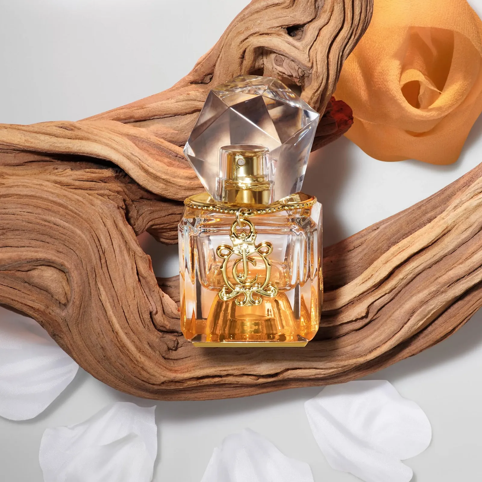 Парфумована вода Juicy Couture OUI Play Glowing Glamazon з нотами вершкового ірису, сяючого мускусу та сонячного дерева, для жінок - 15 мл, фото №3
