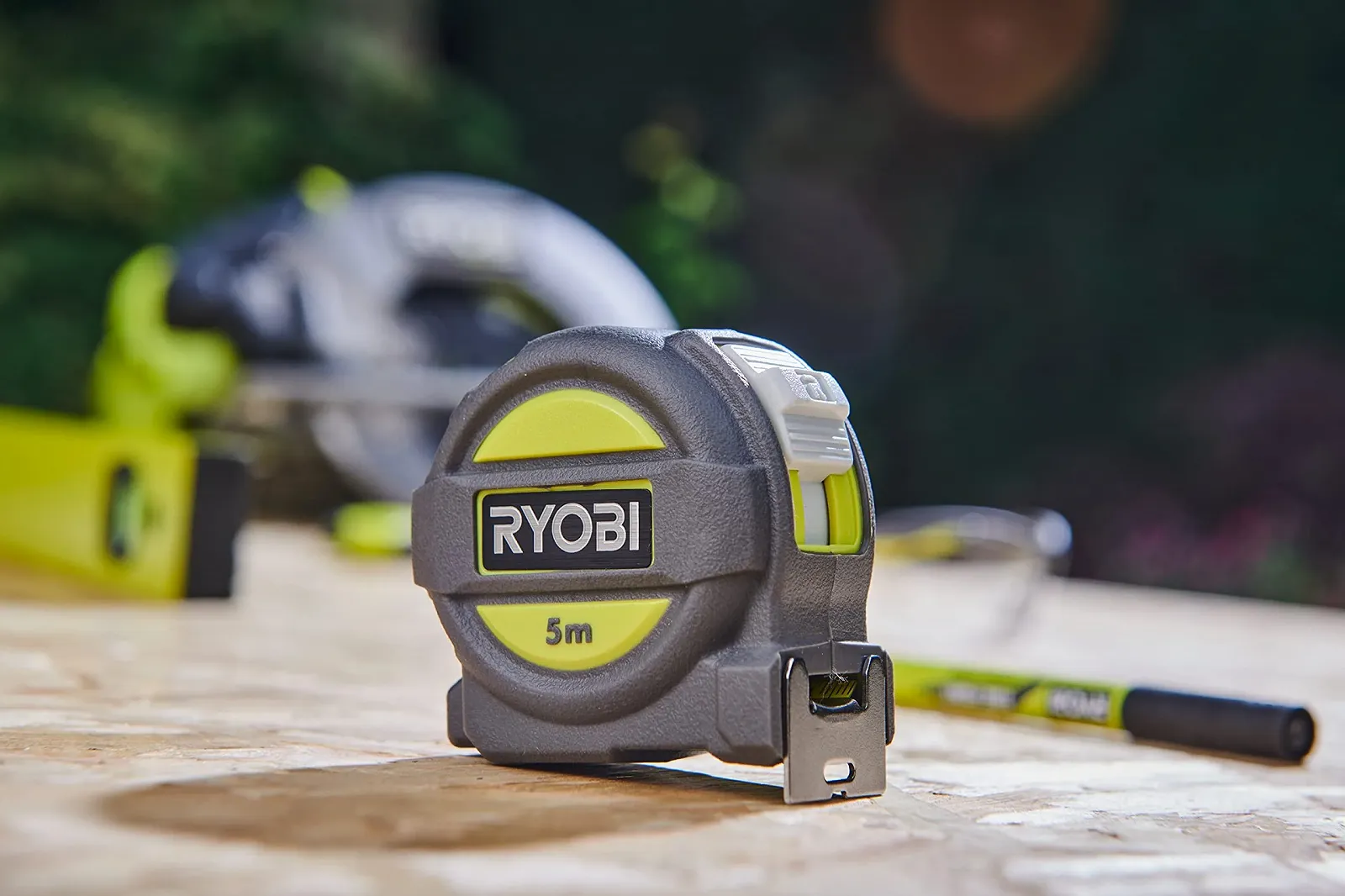 Рулетка RYOBI RTM5M, 5 м, клас точності II, з кліпсою для ременя, фото №3 Рулетка RYOBI RTM5M, 5 м, клас точності II, з кліпсою для ременя, фото №3